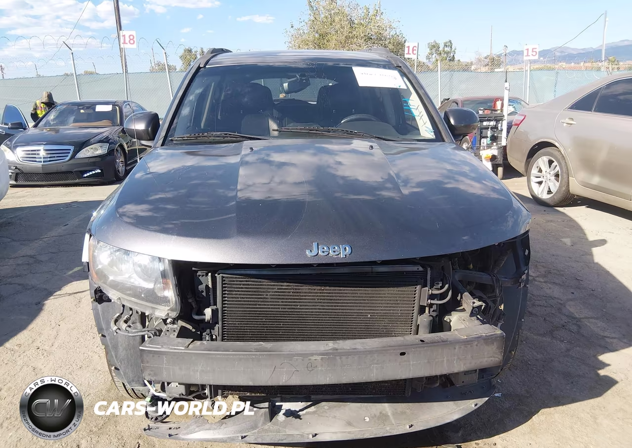 2016 Jeep Compass Latitude VIN:1C4NJCEA6GD742332 - 12