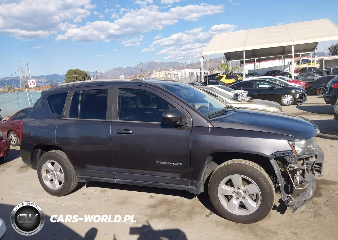 2016 Jeep Compass Latitude VIN:1C4NJCEA6GD742332 - 13