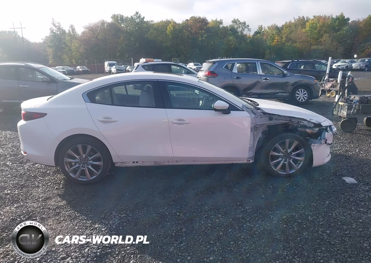 2025 Mazda Mazda3 2.5 S Preferred VIN:JM1BPACM5S1766926 - 13