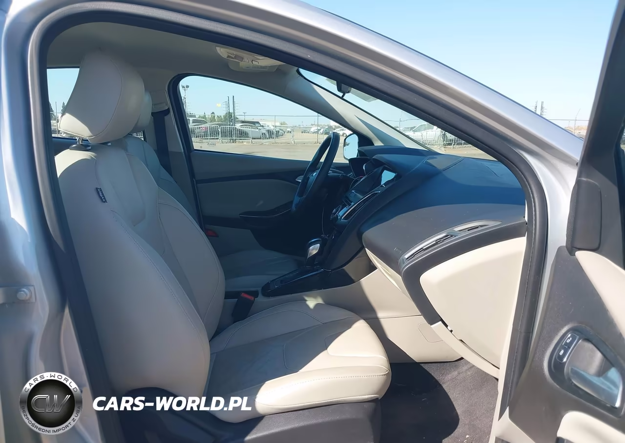 2016 Ford Focus Electric VIN:1FADP3R46GL319387 - 5