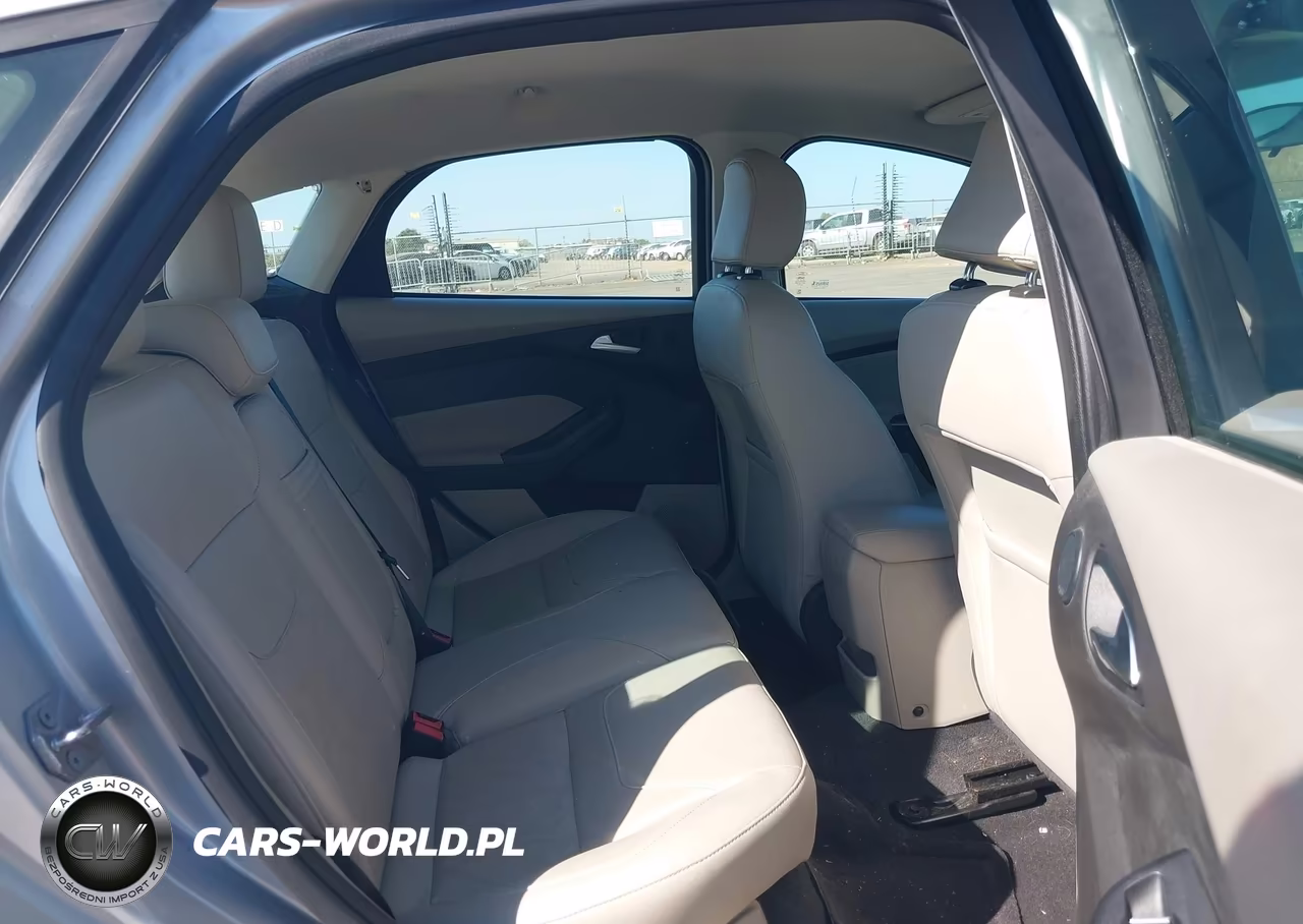 2016 Ford Focus Electric VIN:1FADP3R46GL319387 - 8