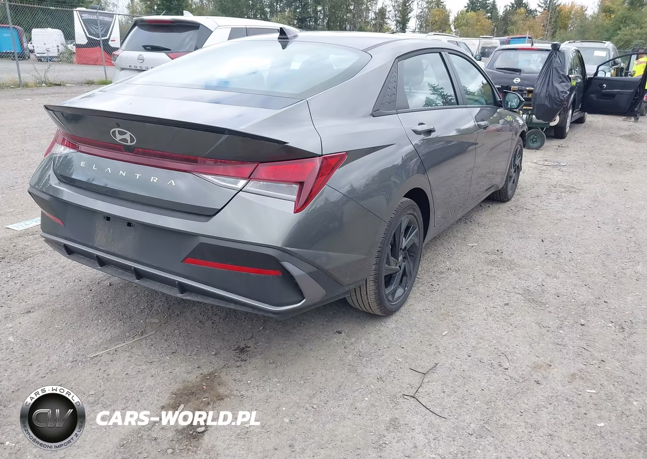 2026 Hyundai Elantra Sel Sport VIN:KMHLM4DGXTU227348 - 4