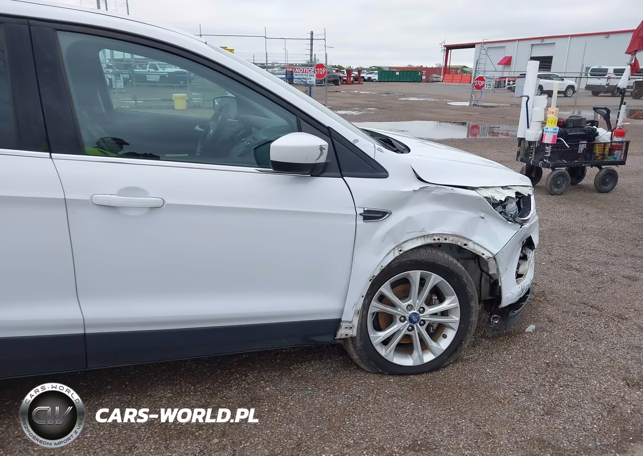 2017 Ford Escape Se VIN:1FMCU0GD3HUB82724 - 6
