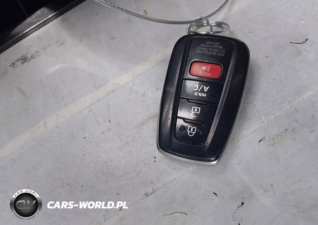 2017 Toyota Prius Prime Advanced VIN:JTDKARFP8H3016682 - 11