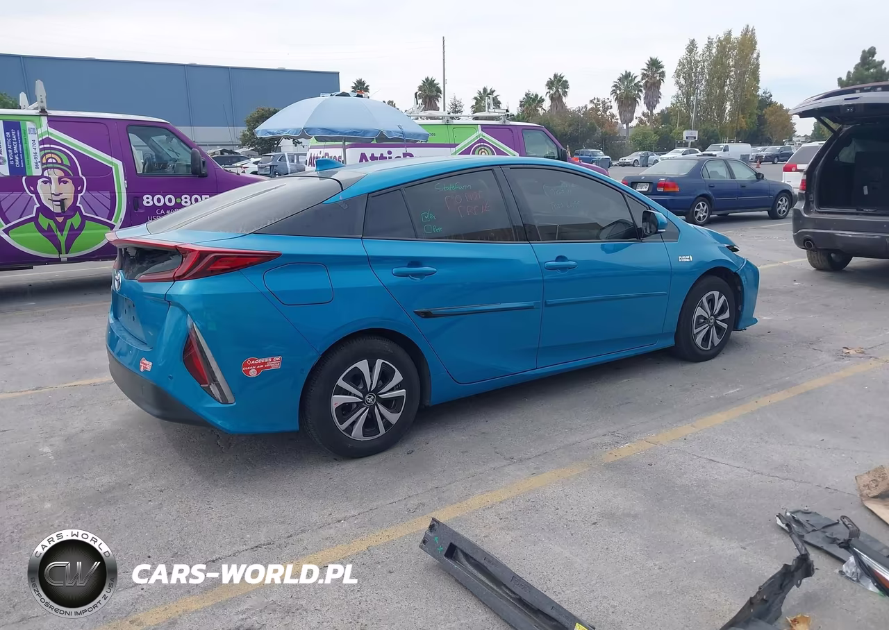 2017 Toyota Prius Prime Advanced VIN:JTDKARFP8H3016682 - 4