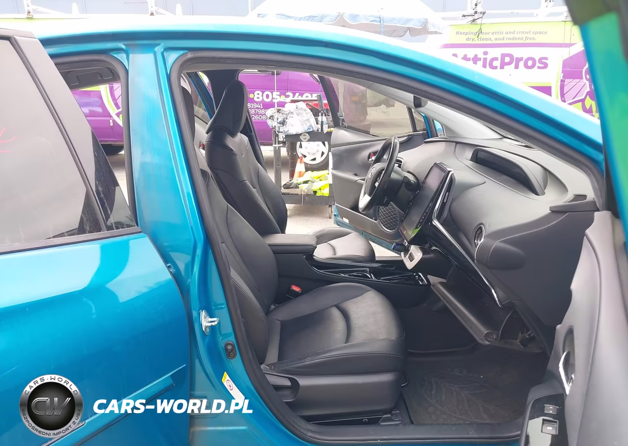 2017 Toyota Prius Prime Advanced VIN:JTDKARFP8H3016682 - 5