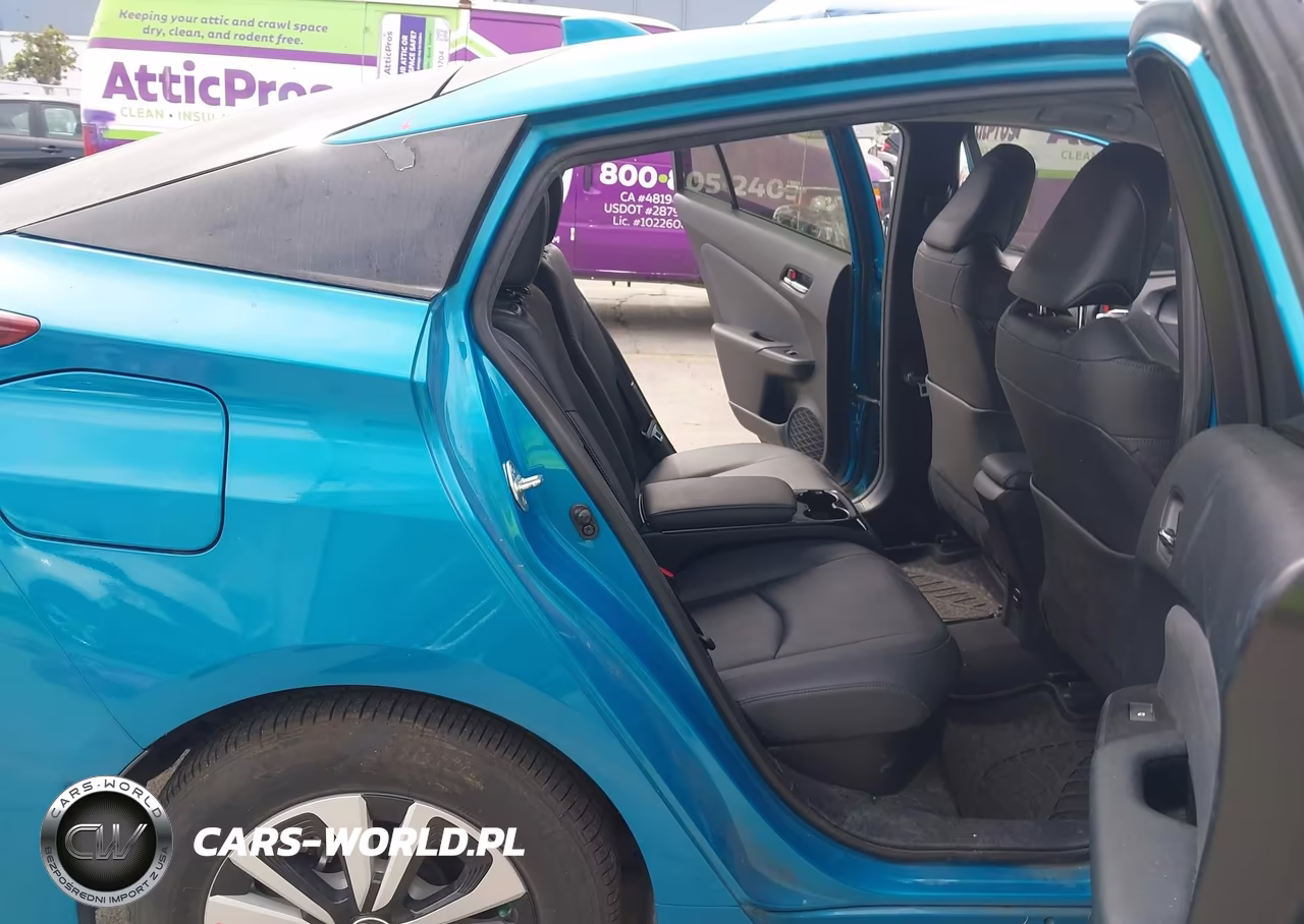2017 Toyota Prius Prime Advanced VIN:JTDKARFP8H3016682 - 8