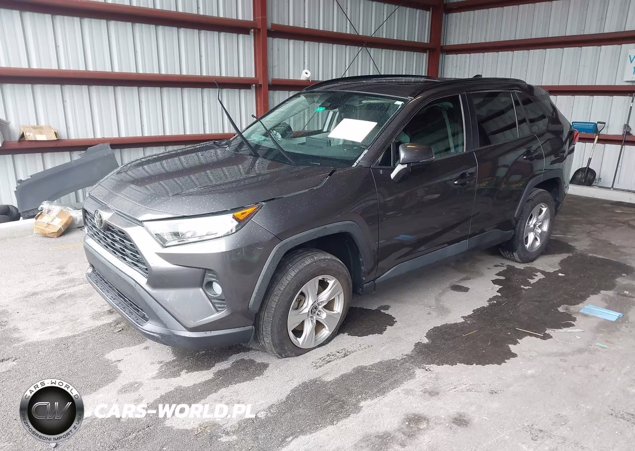 2021 Toyota Rav4 Xle VIN:2T3W1RFV4MC156172 - 2
