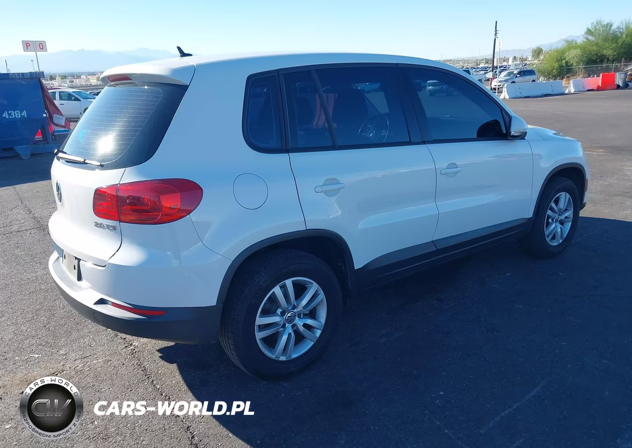2013 Volkswagen Tiguan S VIN:WVGAV3AX1DW562409 - 4
