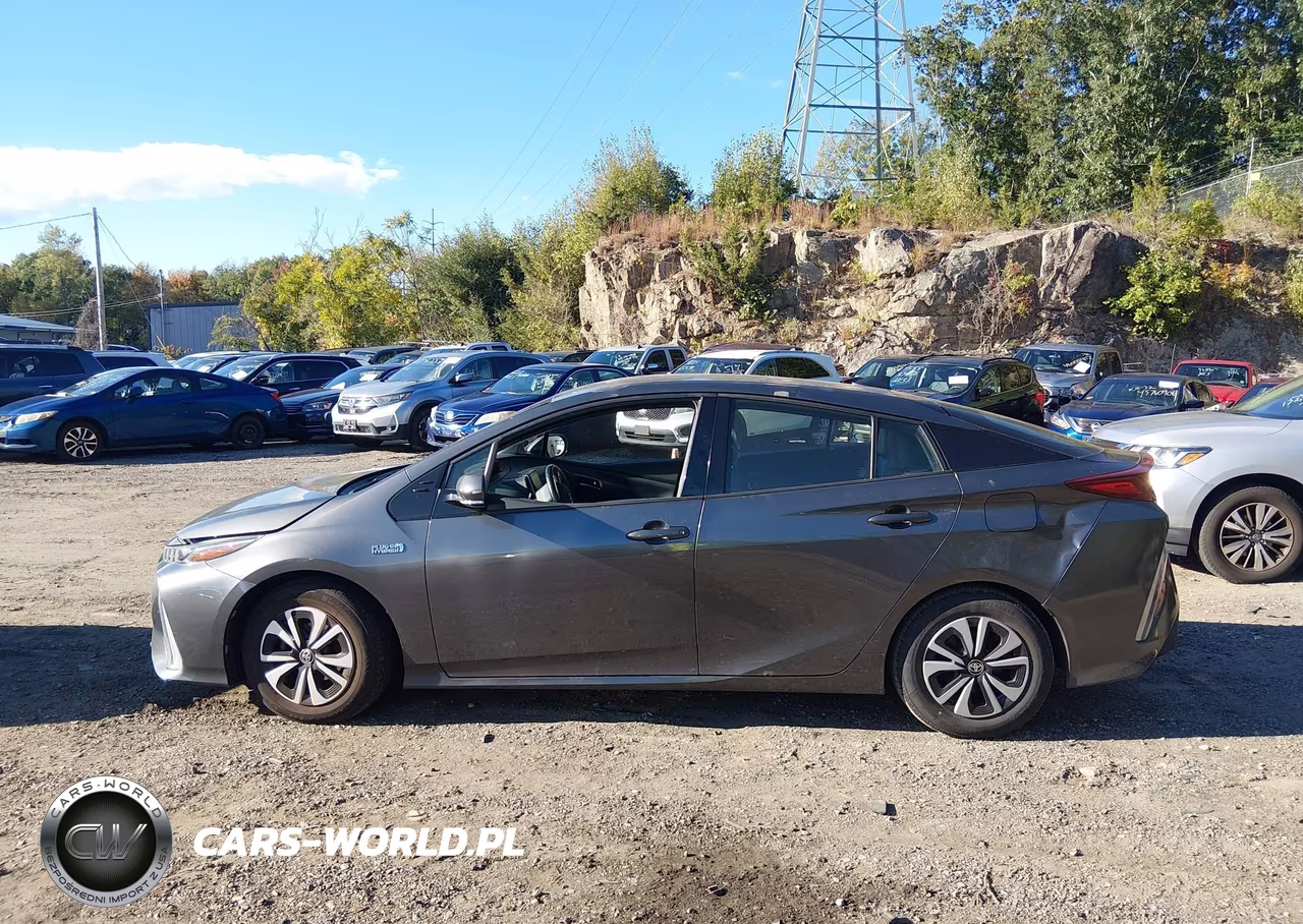 2017 Toyota Prius Prime Premium VIN:JTDKARFP2H3001840 - 15