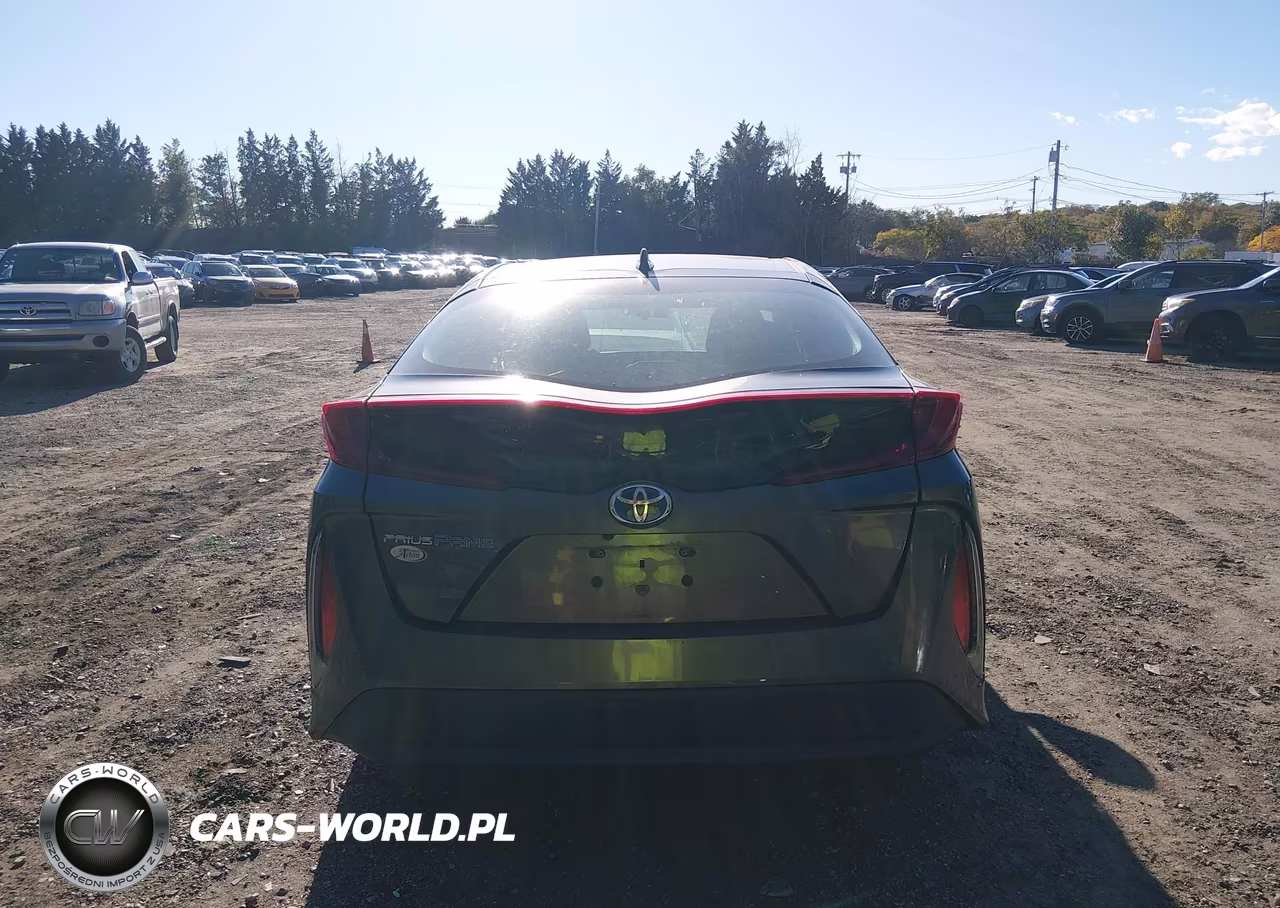 2017 Toyota Prius Prime Premium VIN:JTDKARFP2H3001840 - 17