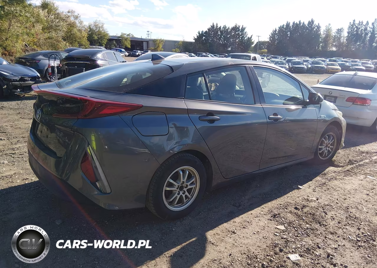 2017 Toyota Prius Prime Premium VIN:JTDKARFP2H3001840 - 4