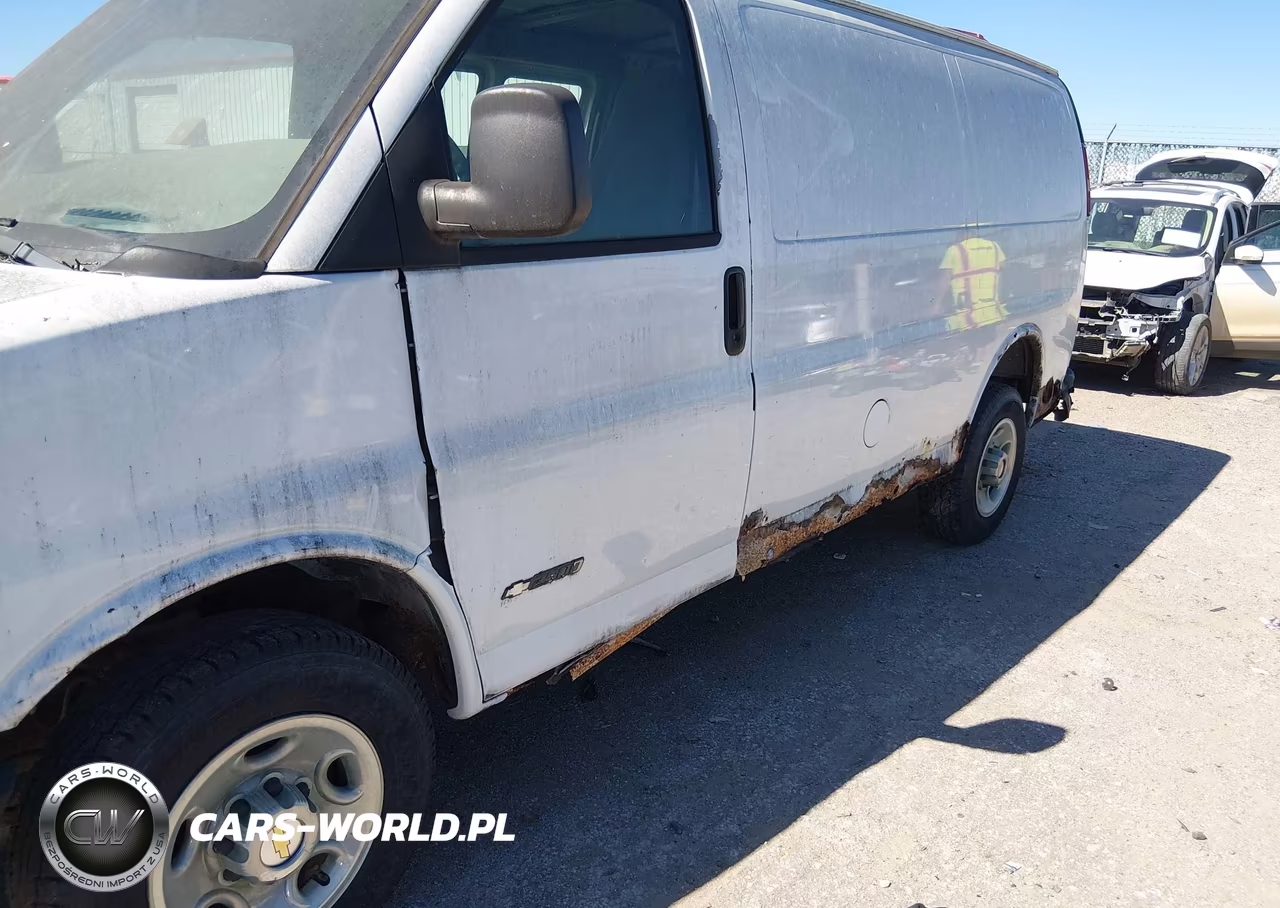 2003 Chevrolet Express VIN:1GCGG25V731229784 - 6