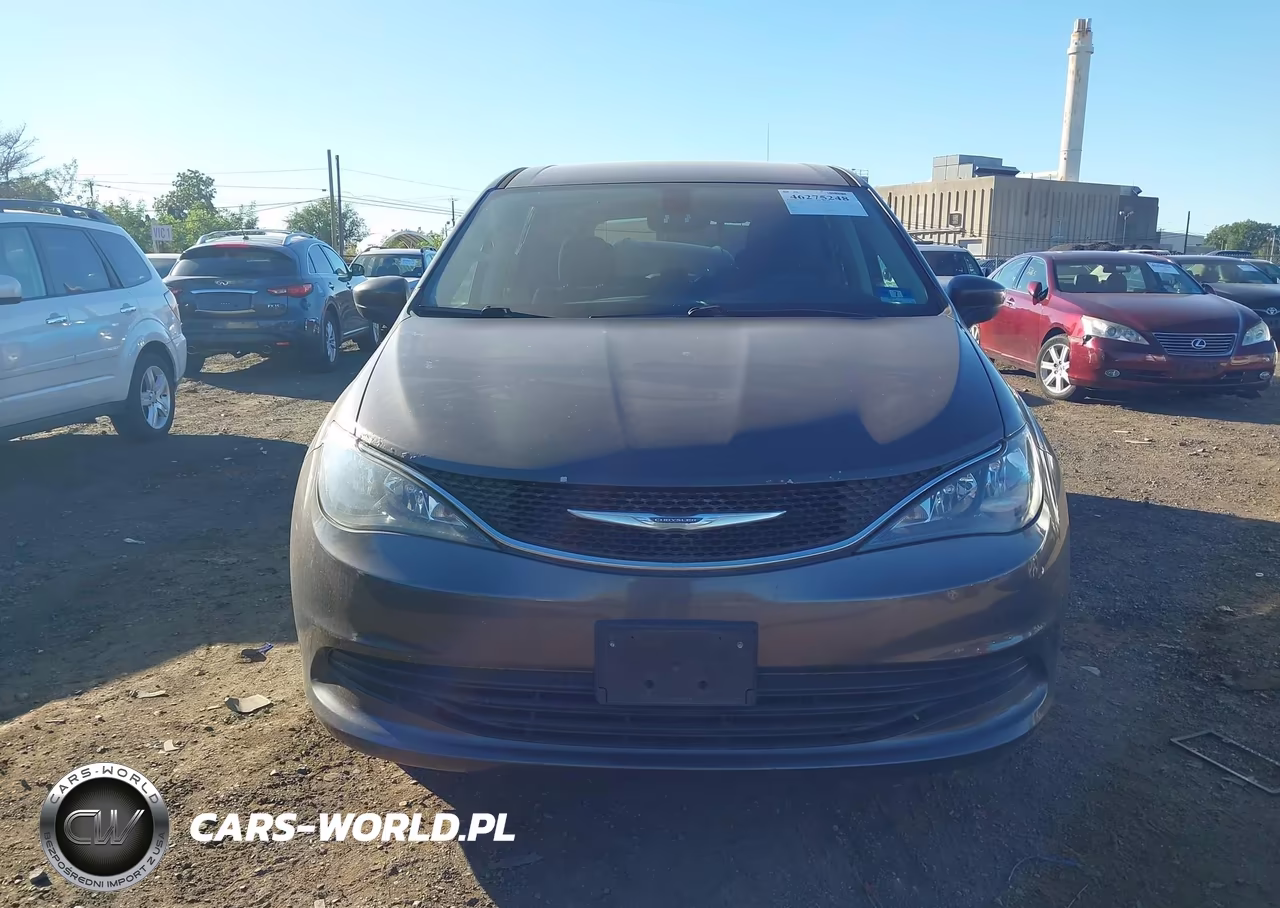 2017 Chrysler Pacifica Touring VIN:2C4RC1DG5HR578947 - 13