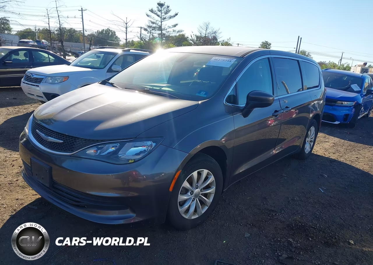 2017 Chrysler Pacifica Touring VIN:2C4RC1DG5HR578947 - 2