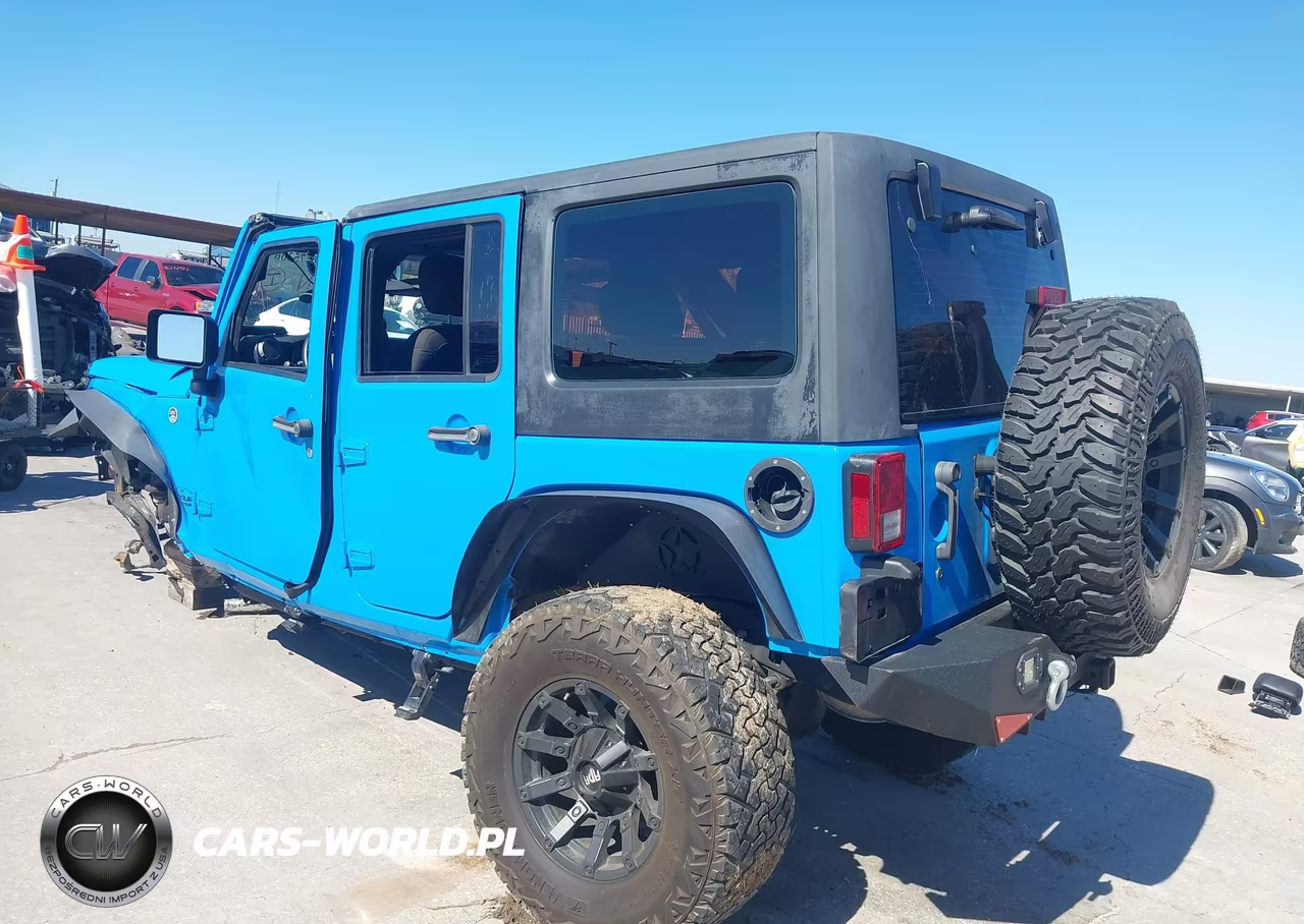 2015 Jeep Wrangler Unlimited Sport VIN:1C4BJWDG7FL683158 - 3