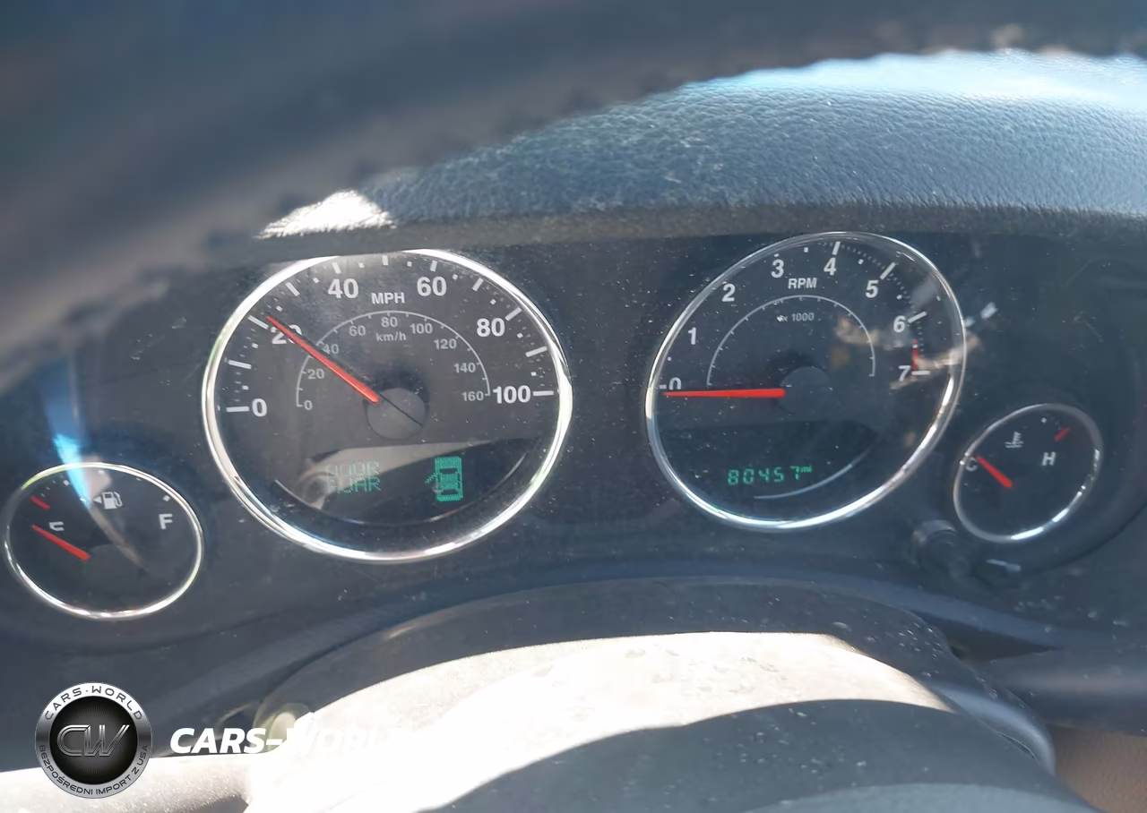 2015 Jeep Wrangler Unlimited Sport VIN:1C4BJWDG7FL683158 - 7
