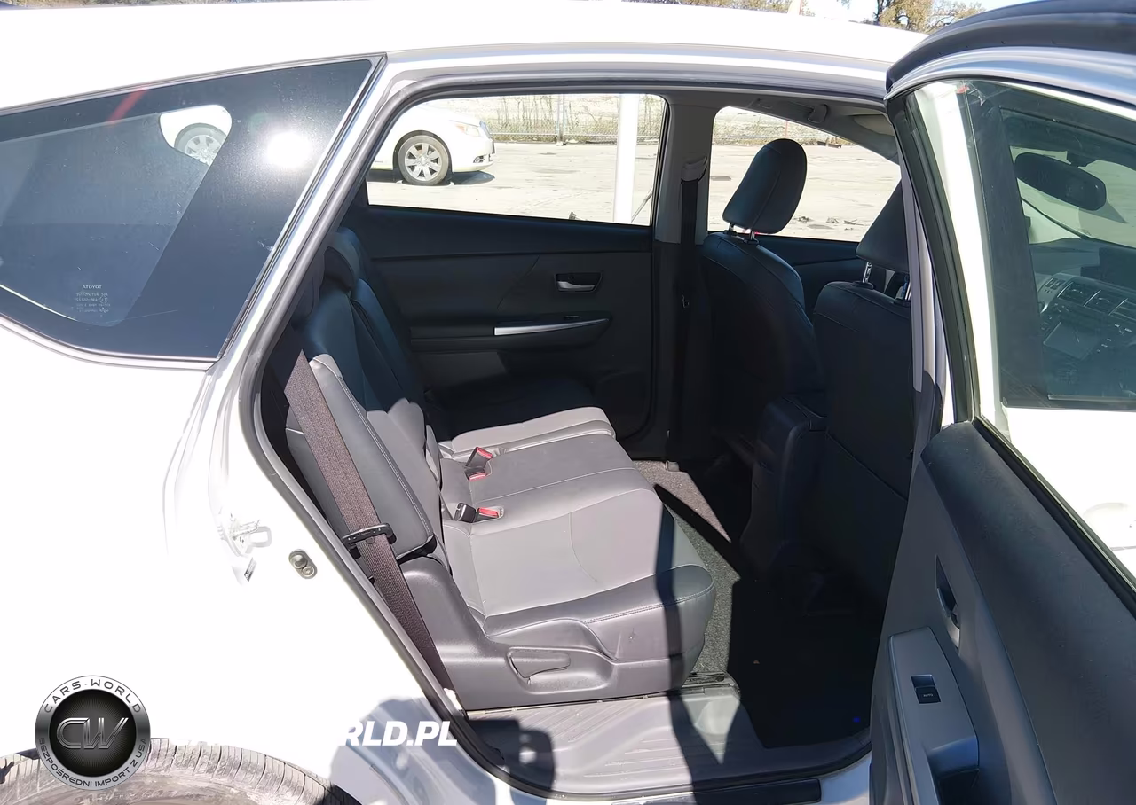 2012 Toyota Prius V Five VIN:JTDZN3EU8C3060584 - 8