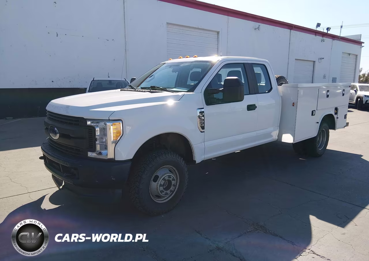 2017 Ford F-350 Chassis Xl VIN:1FD8X3H64HEE74083 - 2