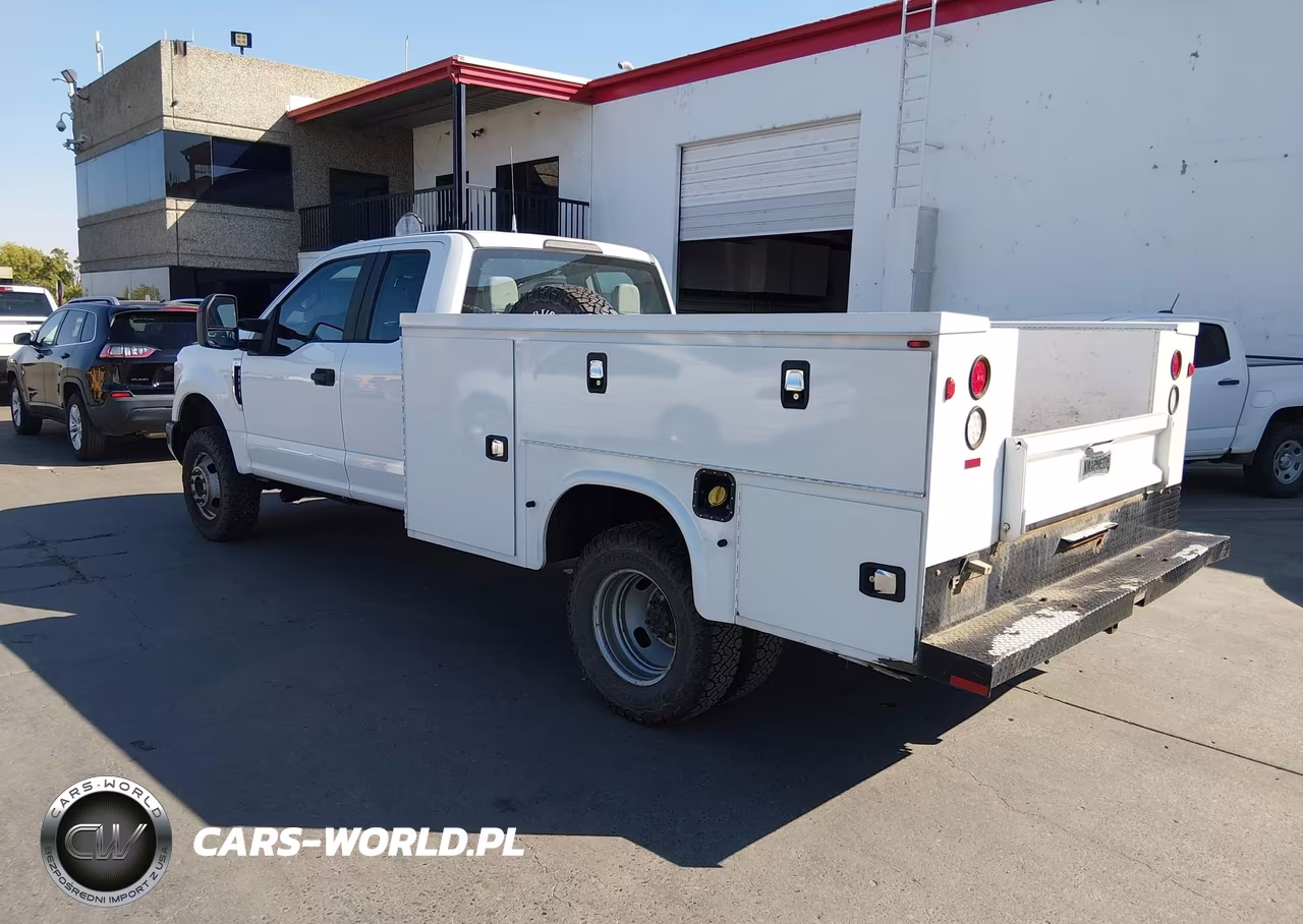 2017 Ford F-350 Chassis Xl VIN:1FD8X3H64HEE74083 - 3