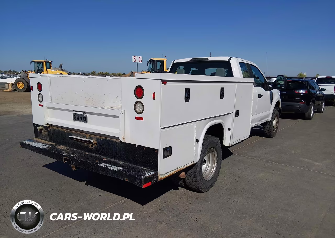 2017 Ford F-350 Chassis Xl VIN:1FD8X3H64HEE74083 - 4