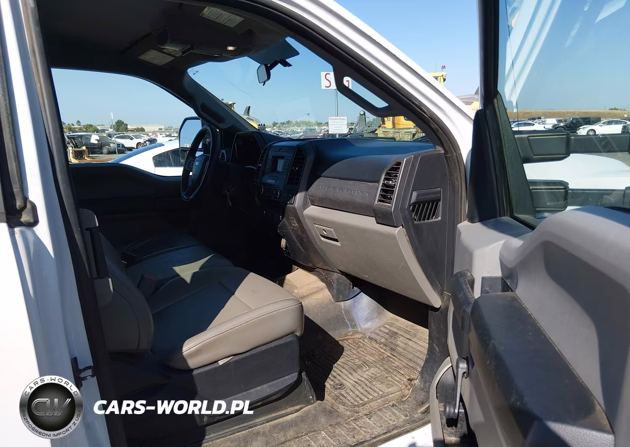 2017 Ford F-350 Chassis Xl VIN:1FD8X3H64HEE74083 - 5