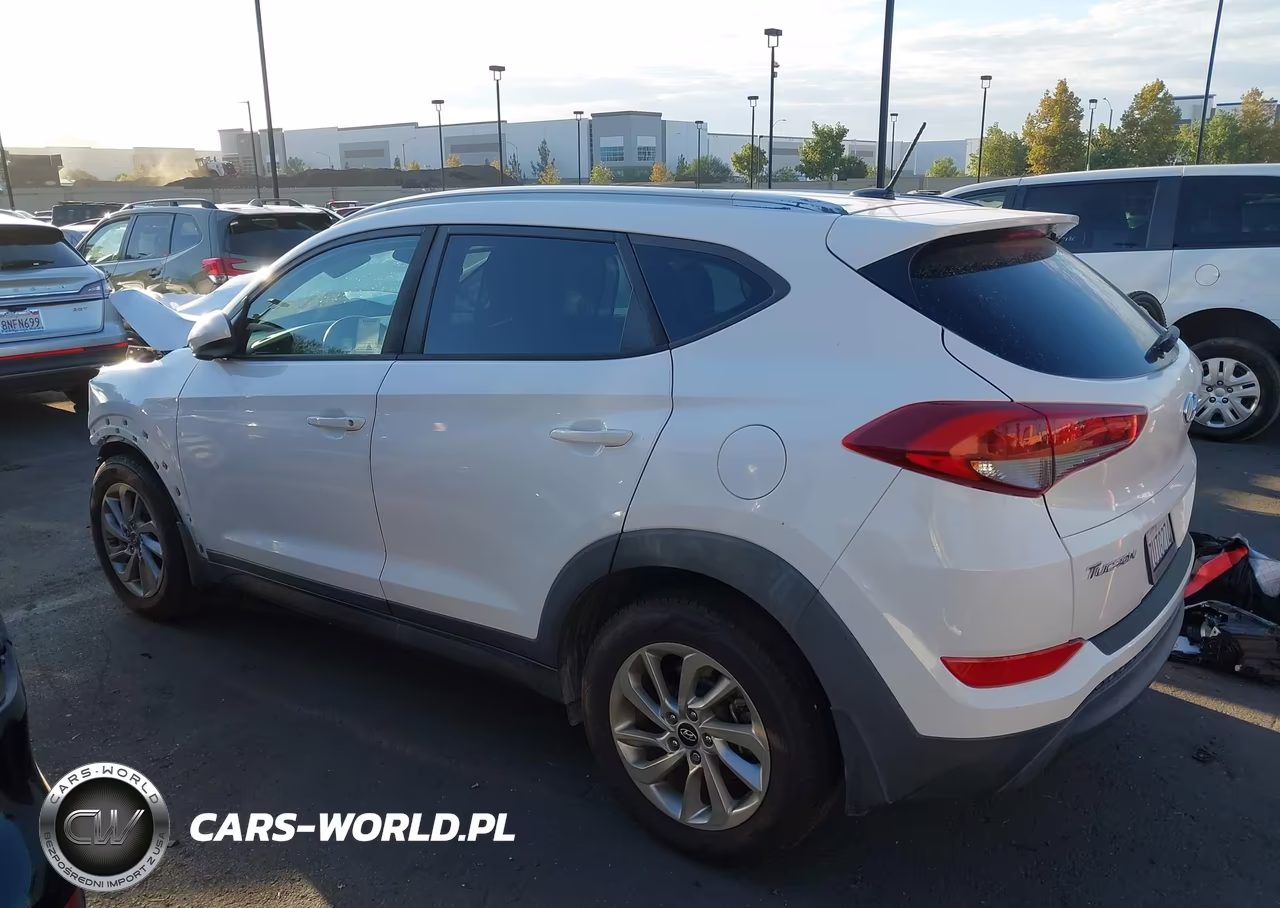2016 Hyundai Tucson Se VIN:KM8J33A49GU180236 - 3