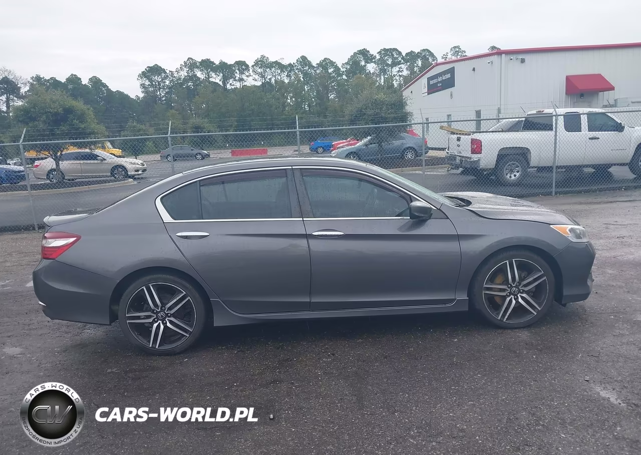 2017 Honda Accord Sport VIN:1HGCR2F59HA260812 - 13