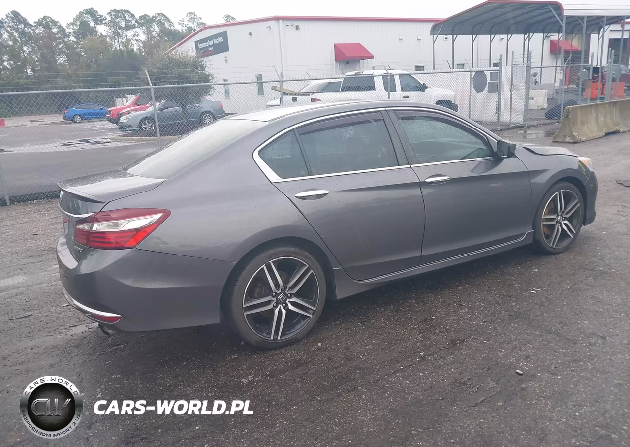 2017 Honda Accord Sport VIN:1HGCR2F59HA260812 - 4