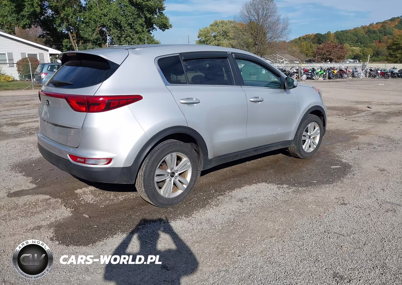 2018 Kia Sportage Lx VIN:KNDPM3AC8J7338767 - 4