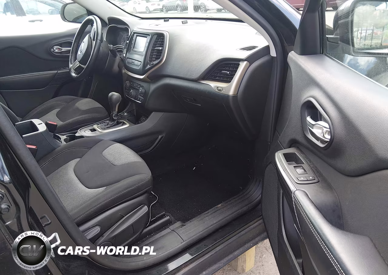 2014 Jeep Cherokee Latitude VIN:1C4PJMCB0EW294262 - 5