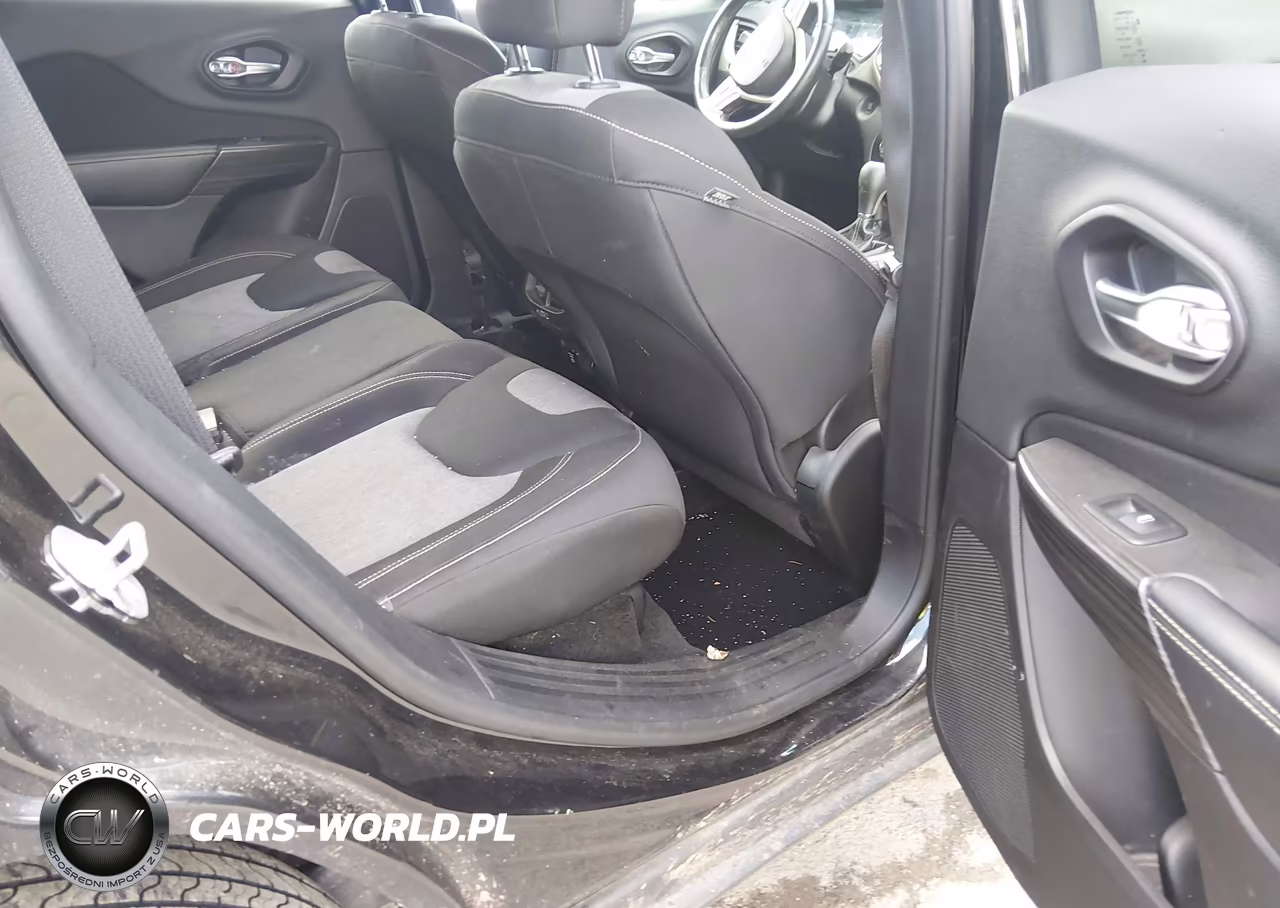 2014 Jeep Cherokee Latitude VIN:1C4PJMCB0EW294262 - 8