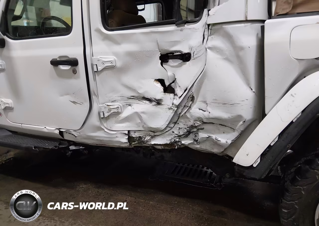 2020 Jeep Gladiator Overland 4X4 VIN:1C6HJTFG3LL175357 - 17