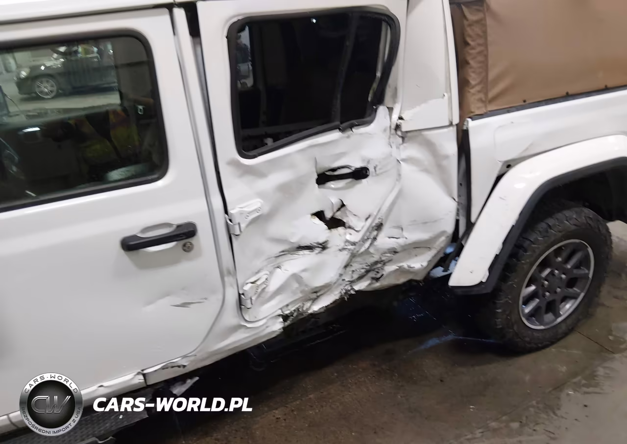 2020 Jeep Gladiator Overland 4X4 VIN:1C6HJTFG3LL175357 - 20