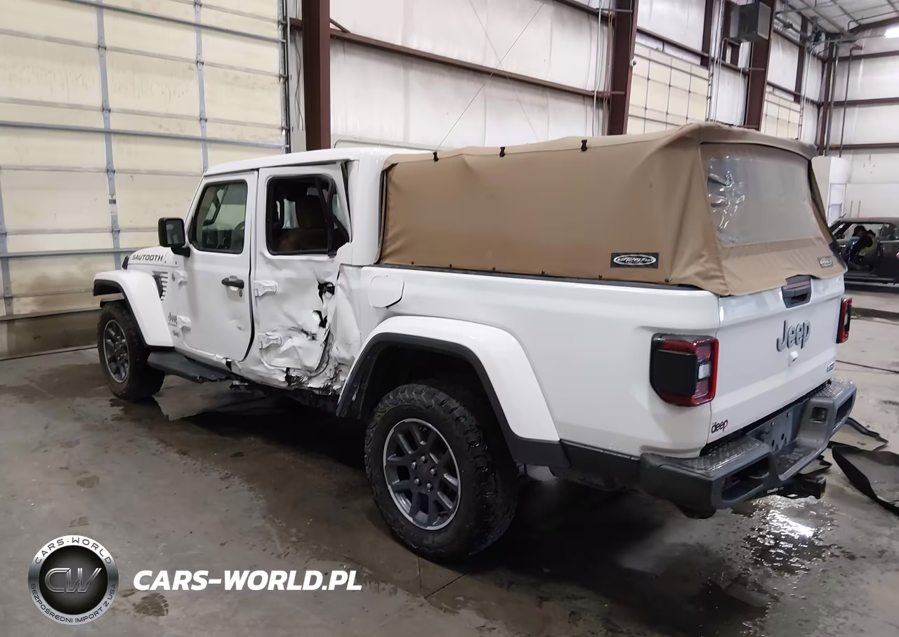 2020 Jeep Gladiator Overland 4X4 VIN:1C6HJTFG3LL175357 - 3