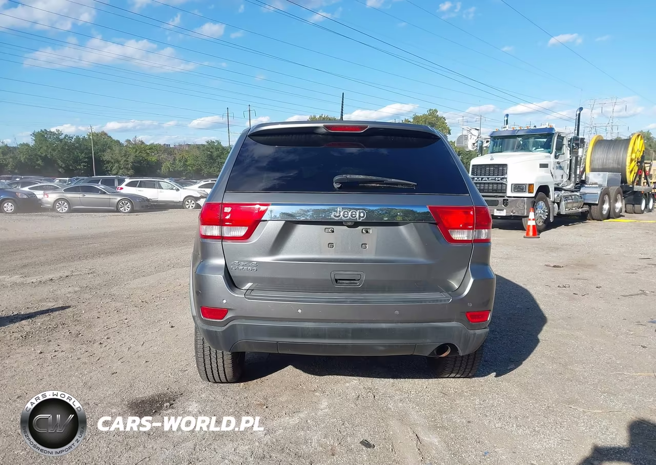 2012 Jeep Grand Cherokee Laredo VIN:1C4RJFAGXCC133290 - 17