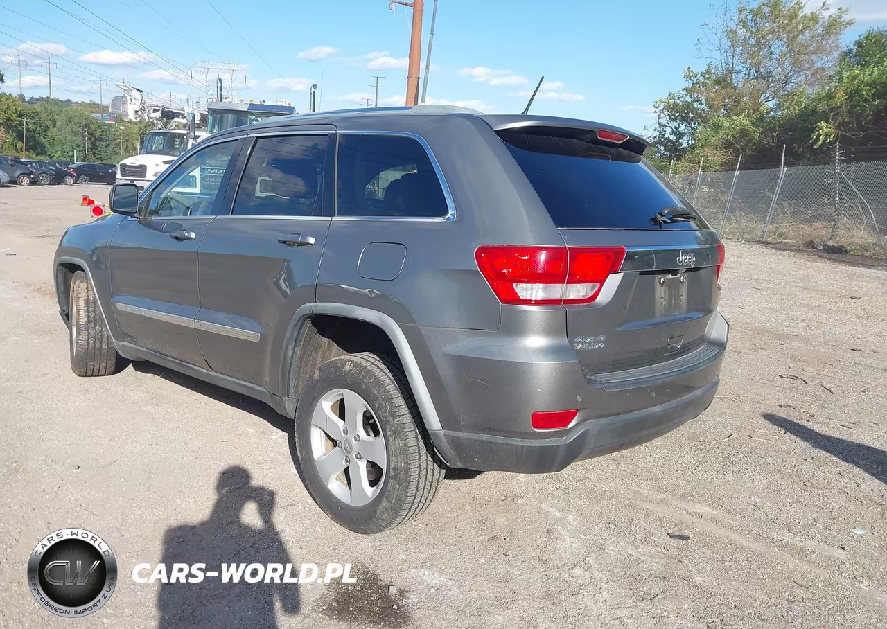 2012 Jeep Grand Cherokee Laredo VIN:1C4RJFAGXCC133290 - 3