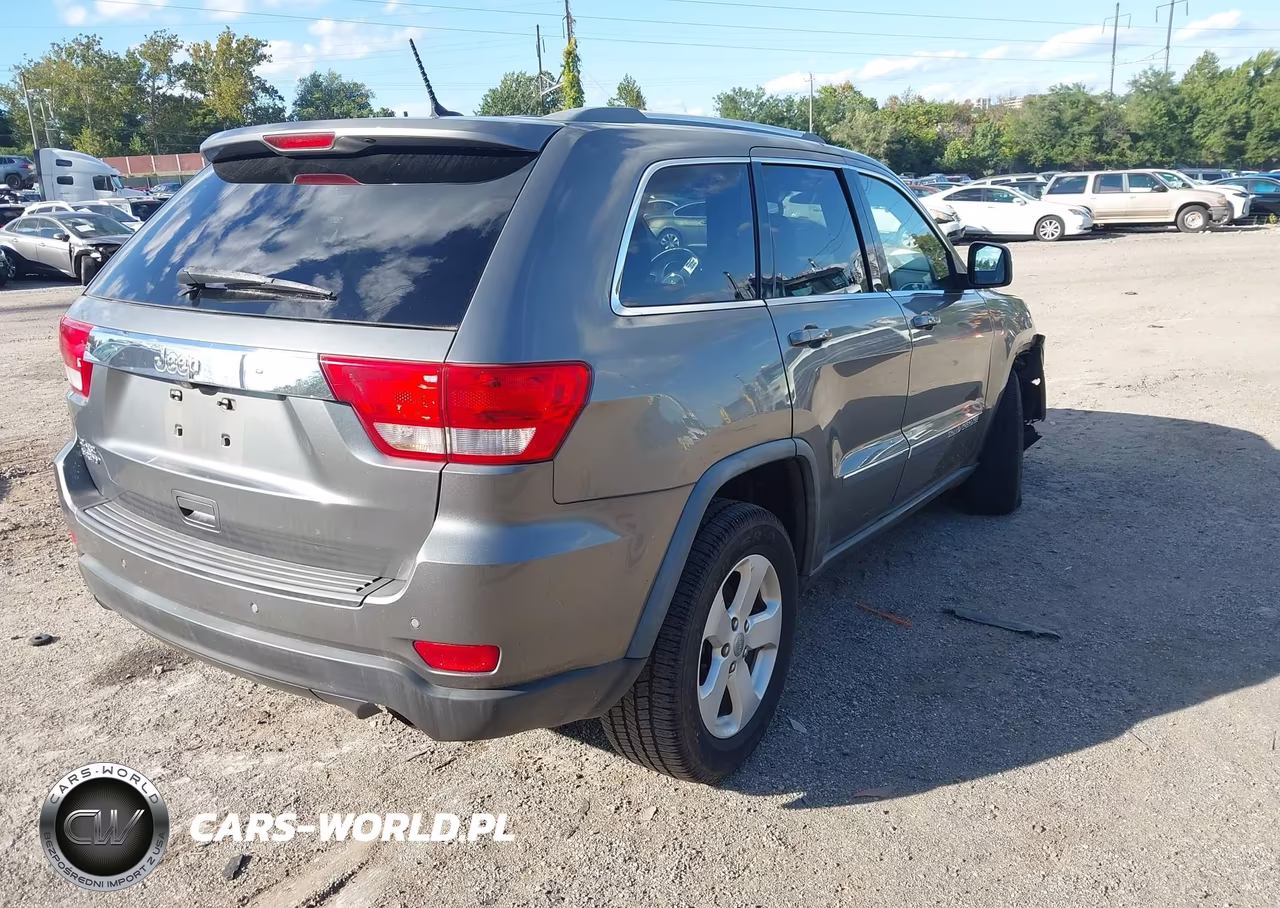 2012 Jeep Grand Cherokee Laredo VIN:1C4RJFAGXCC133290 - 4