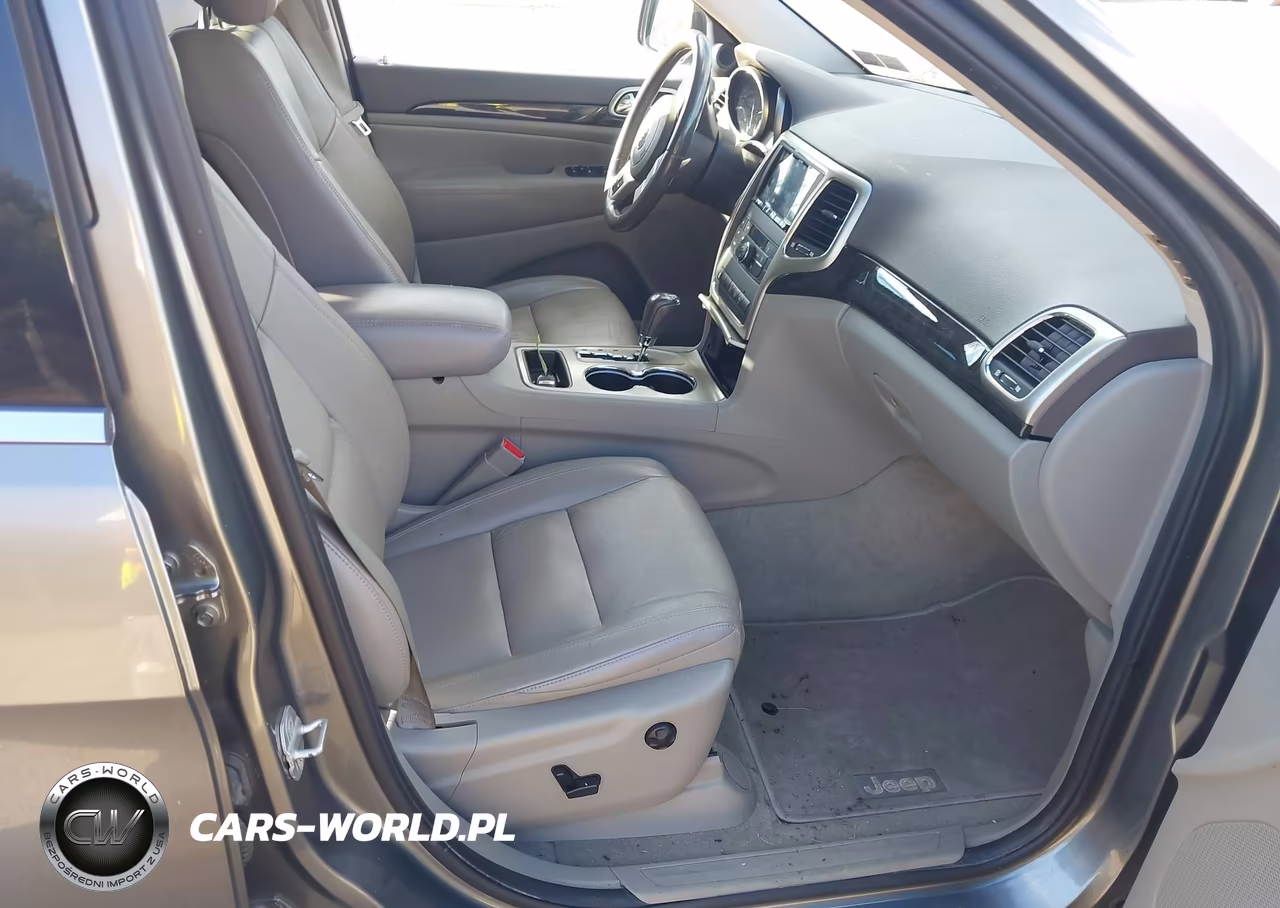 2012 Jeep Grand Cherokee Laredo VIN:1C4RJFAGXCC133290 - 5
