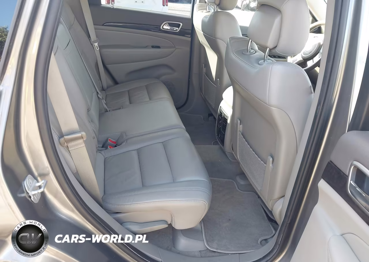 2012 Jeep Grand Cherokee Laredo VIN:1C4RJFAGXCC133290 - 8