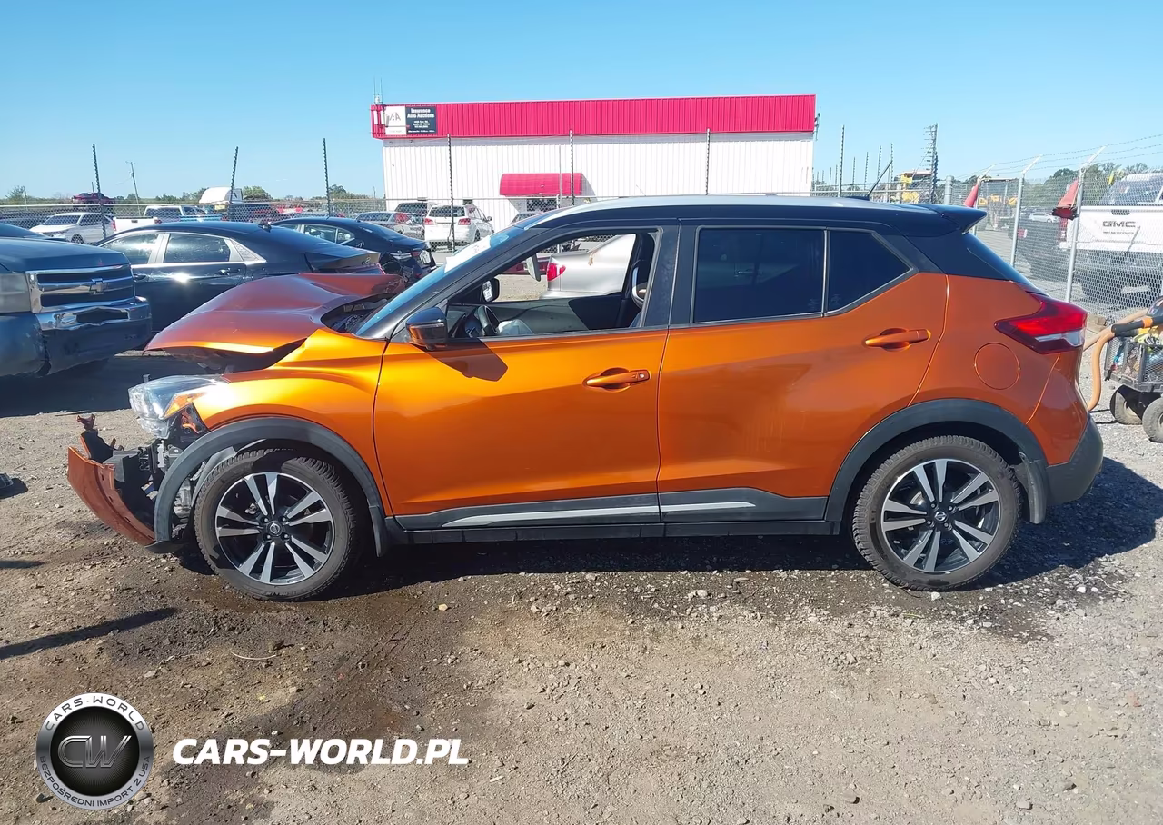2019 Nissan Kicks Sr VIN:3N1CP5CU5KL568161 - 15