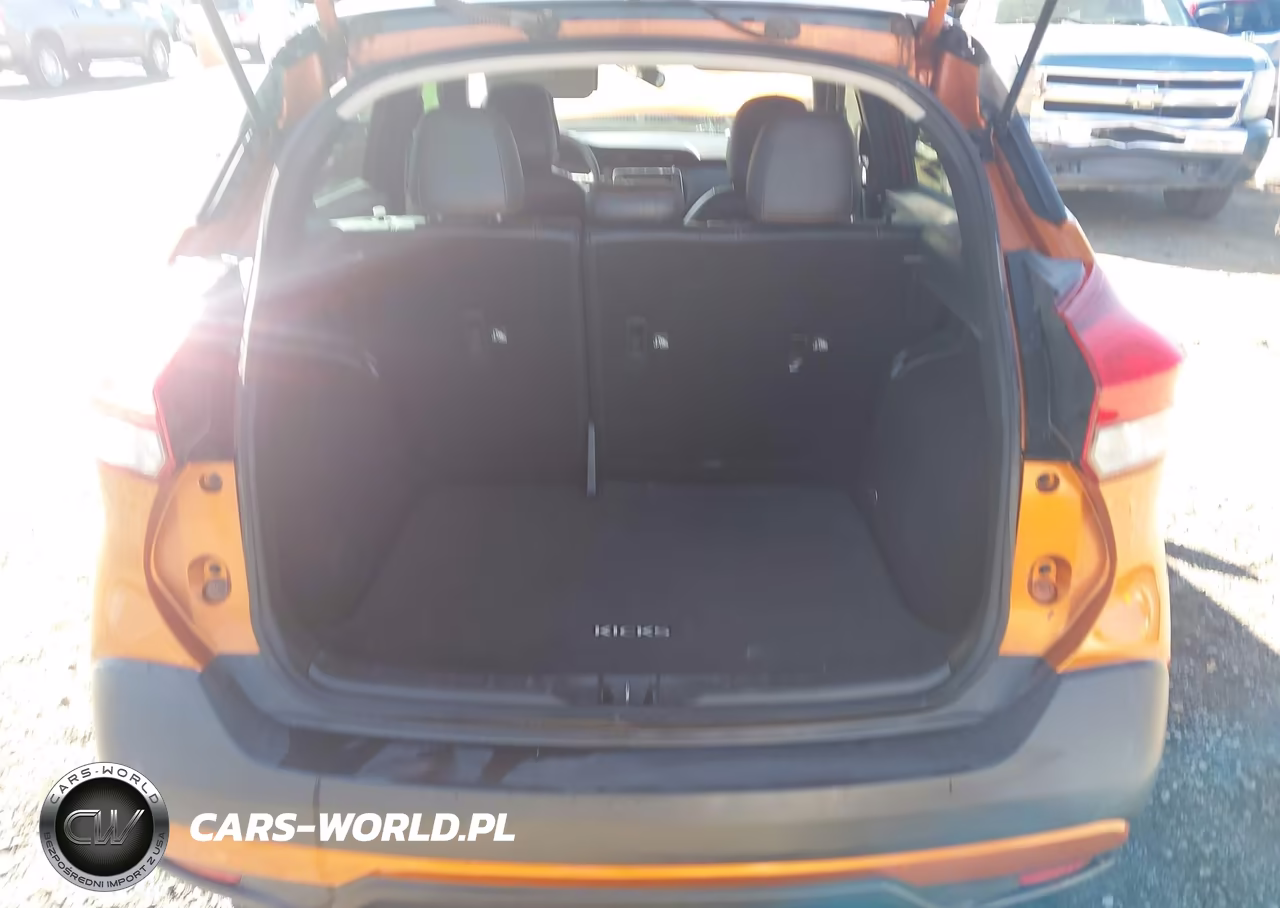 2019 Nissan Kicks Sr VIN:3N1CP5CU5KL568161 - 19