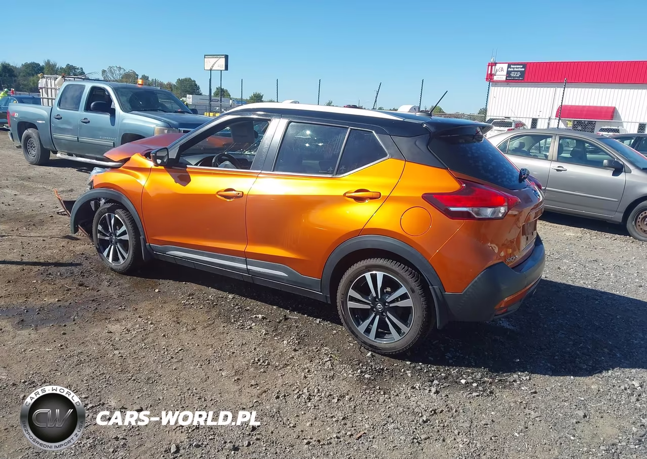 2019 Nissan Kicks Sr VIN:3N1CP5CU5KL568161 - 3