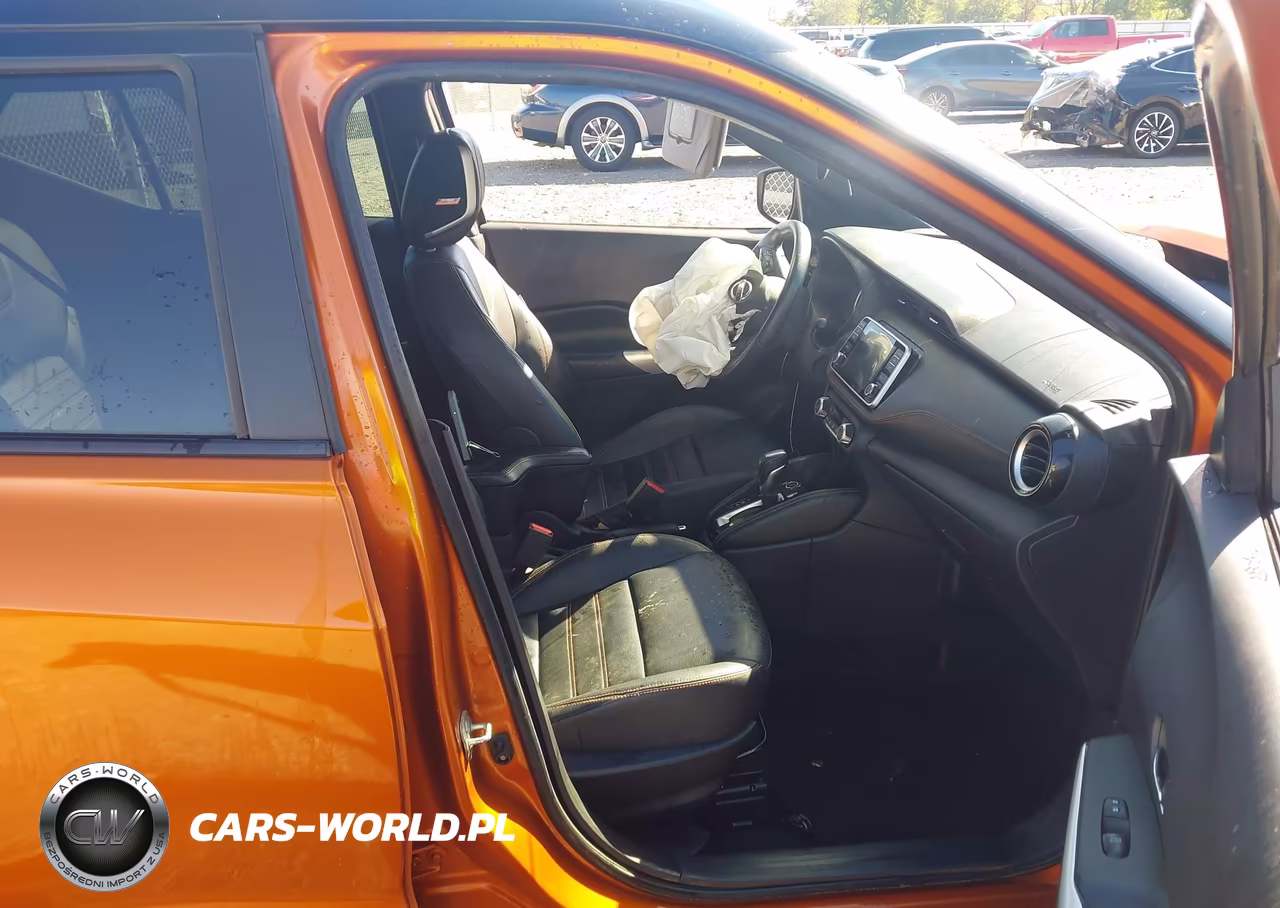 2019 Nissan Kicks Sr VIN:3N1CP5CU5KL568161 - 5