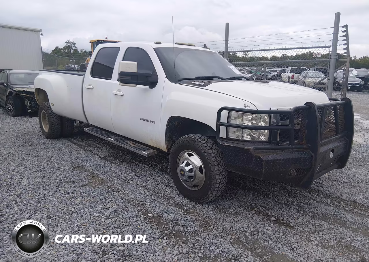 2011 Chevrolet Silverado 3500Hd Ltz – zdjęcie 1 z 15