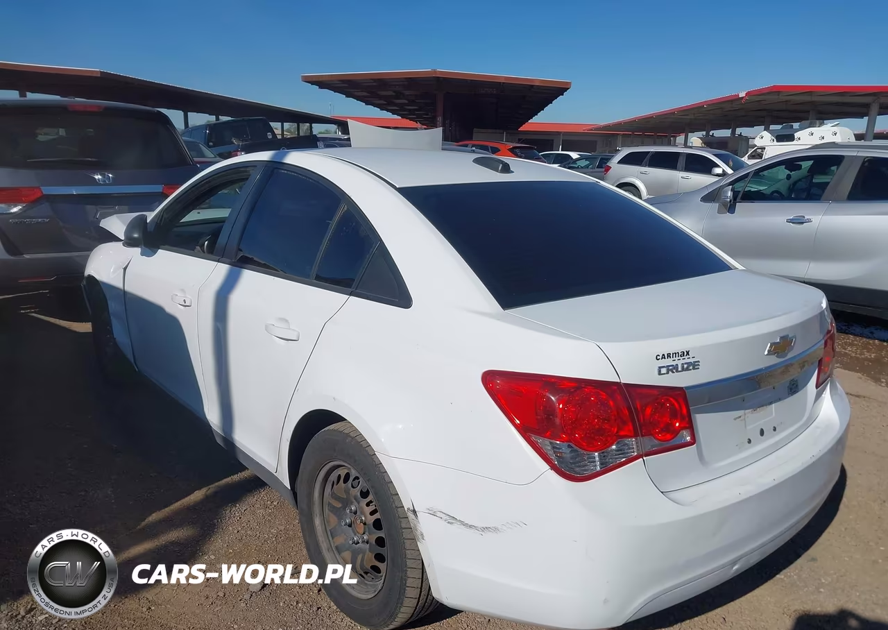 2015 Chevrolet Cruze Ls Auto VIN:1G1PA5SG9F7278732 - 3