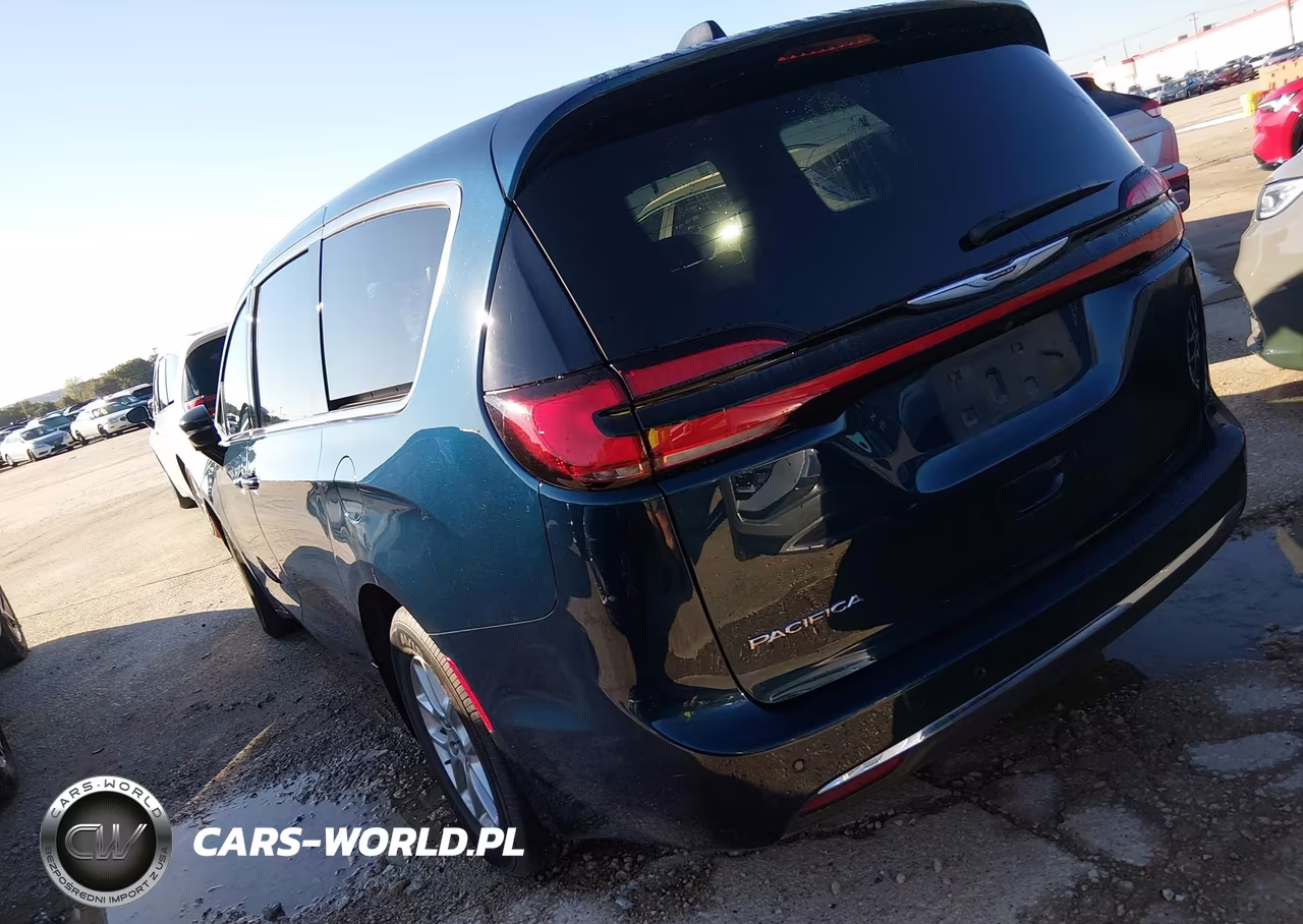 2025 Chrysler Pacifica Select VIN:2C4RC1BG0SR541086 - 3
