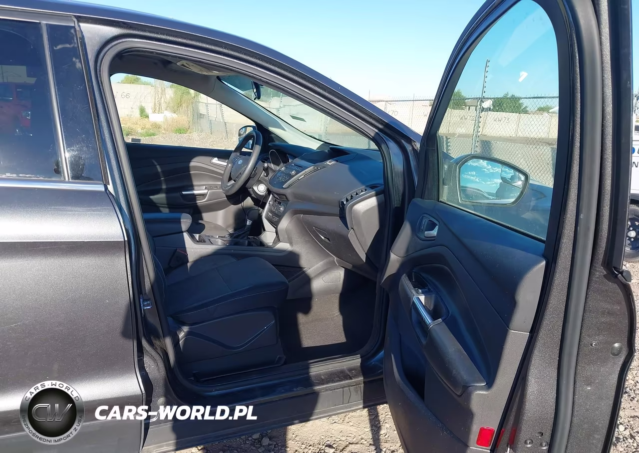 2017 Ford Escape Se VIN:1FMCU0G98HUC02087 - 5