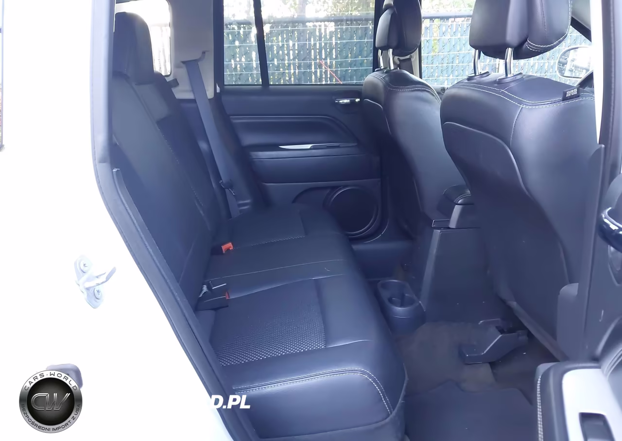 2016 Jeep Compass Latitude VIN:1C4NJCEA9GD788964 - 8
