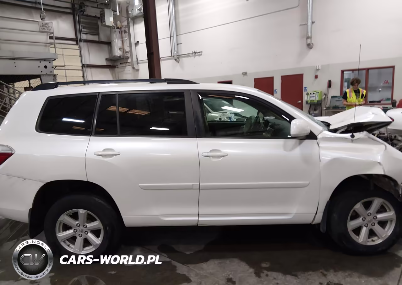 2010 Toyota Highlander Base V6 VIN:5TDBK3EH7AS001583 - 13